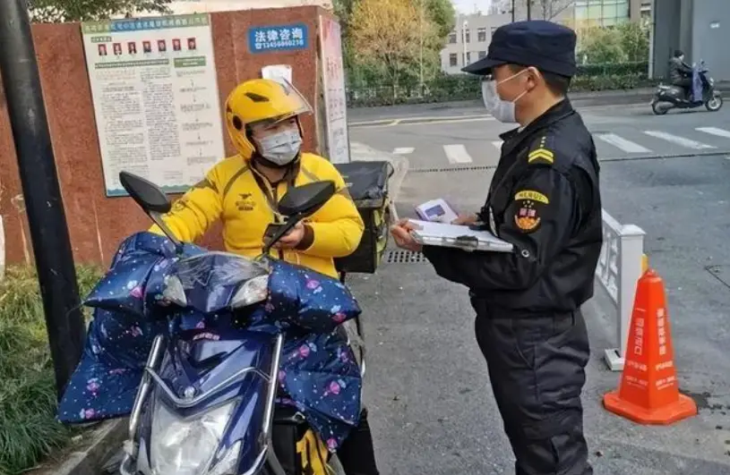 网约车兼职外卖员_开网约车也能送外卖_外卖员接单困难