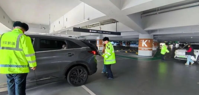 重拳整治!网约车司机线下揽客被查,3年禁止接机场单